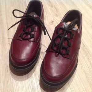 Red Burgundy Match Runoff Oxford Walking Shoes 6